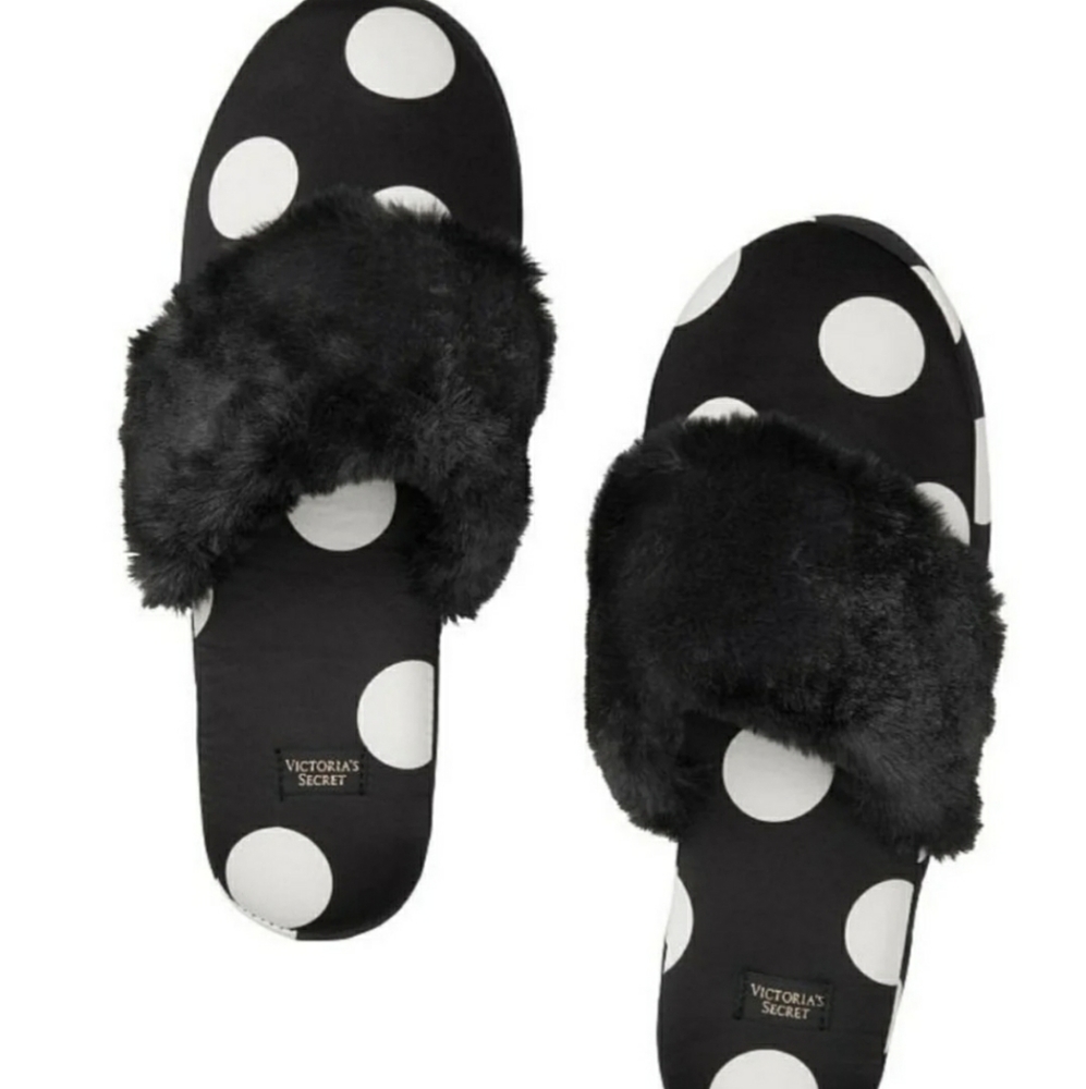 Victoria Secret pink slippers size S (5-6)